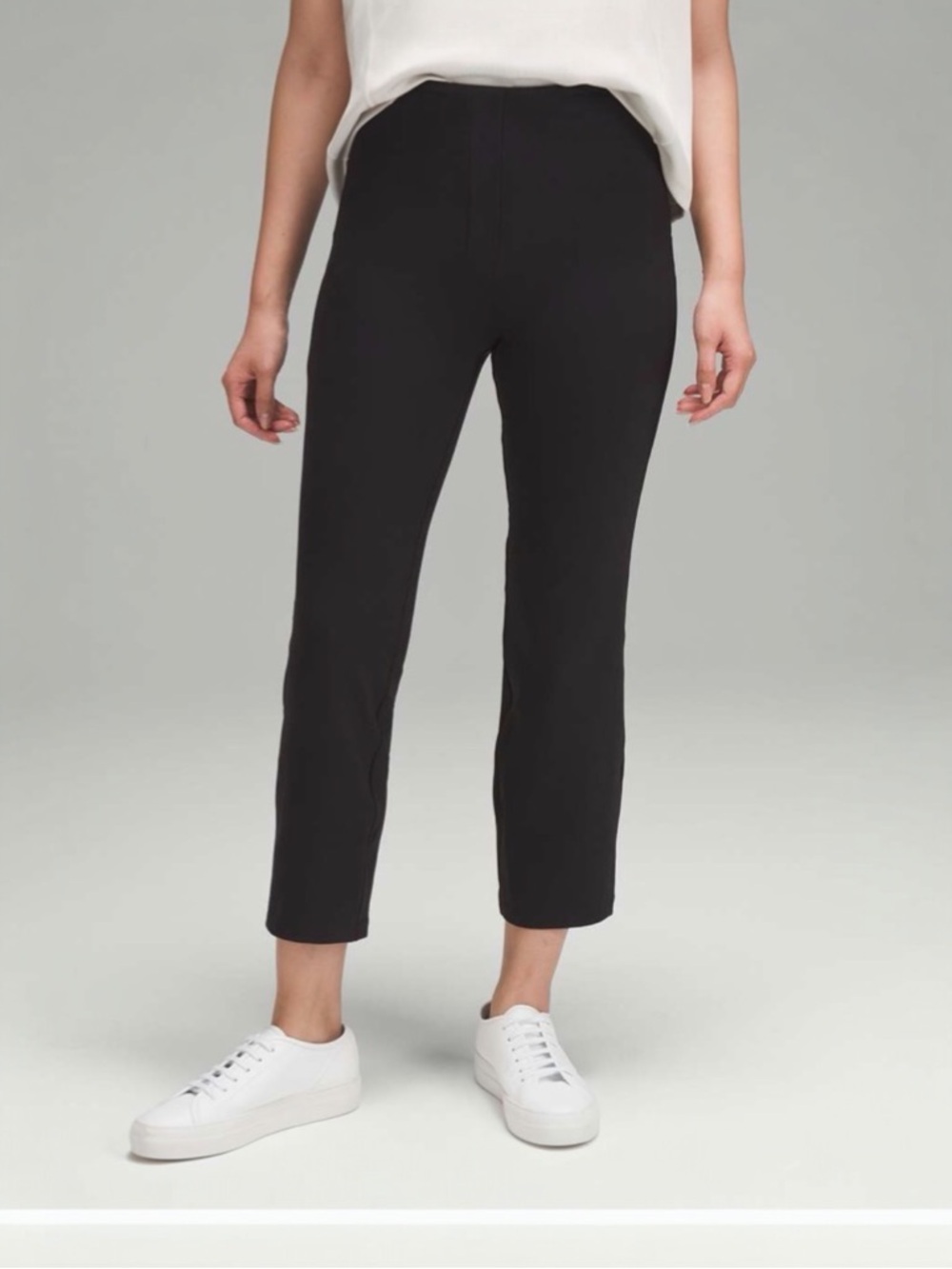 Lululemon Smooth Fit Pull On High Rise Cropped Pants Size 4 EUC